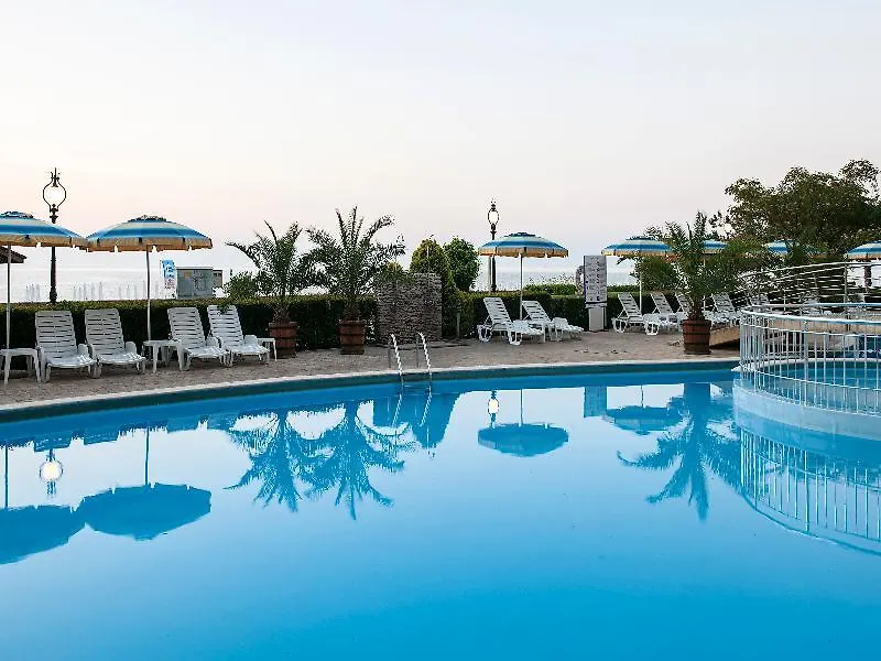 וארנה Grifid Hotel Encanto Beach