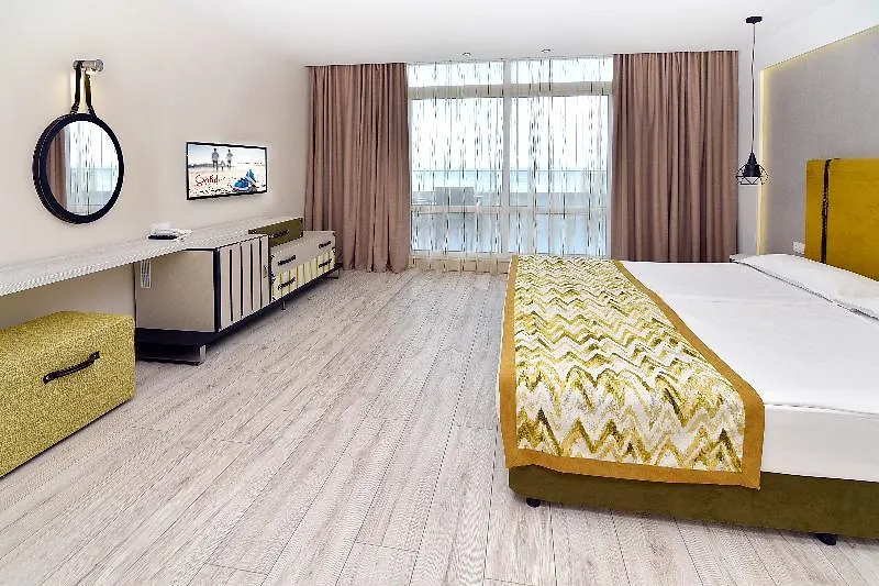 Grifid Hotel Encanto Beach Varna 4*,